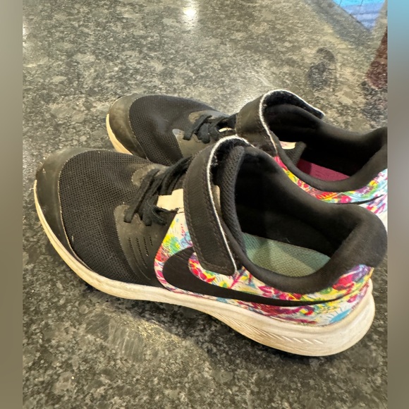 Nike sneakers - Picture 3 of 4